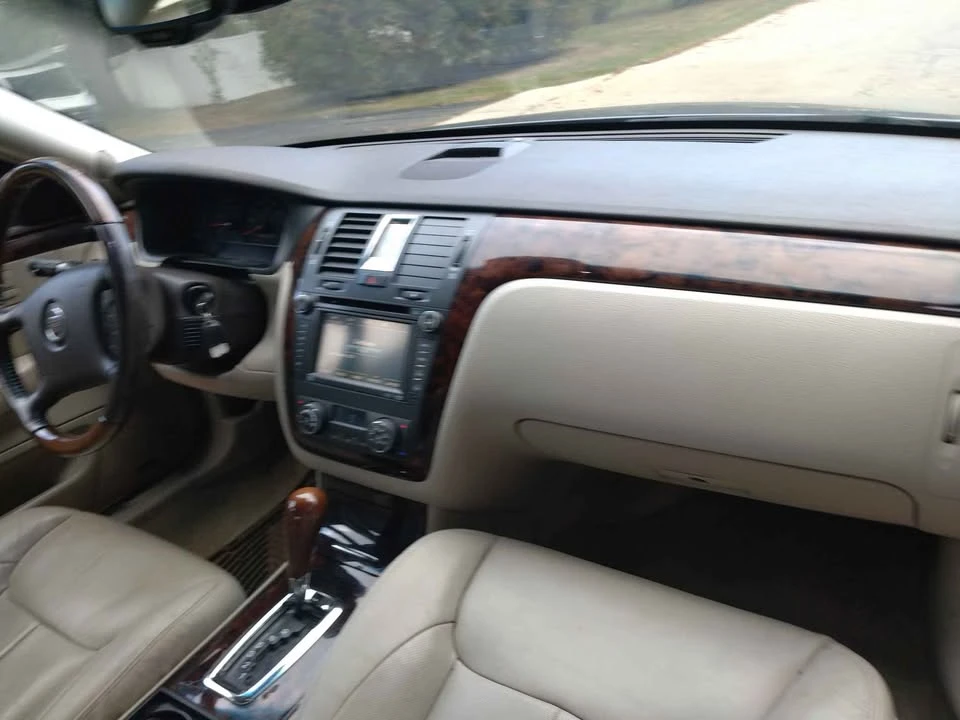 2007 Cadillac DTS - Image 8 of 15