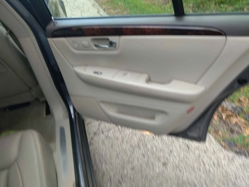 2007 Cadillac DTS - Image 11 of 15