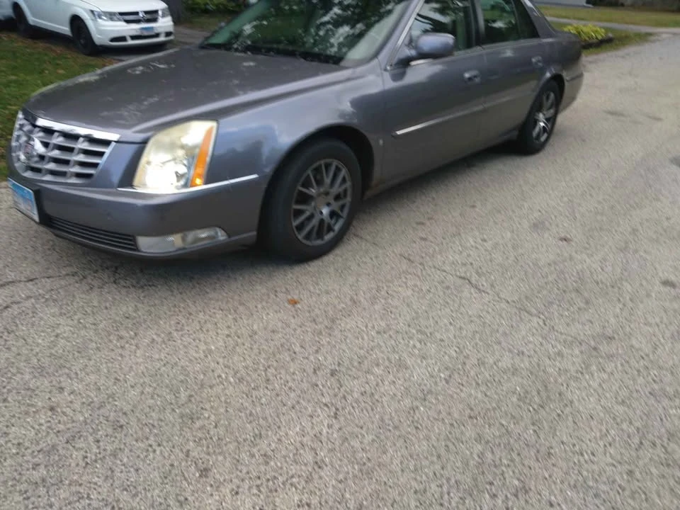 2007 Cadillac DTS - Image 2 of 15
