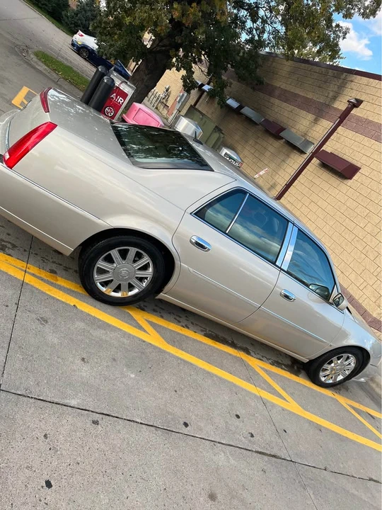 2007 Cadillac DTS - Image 7 of 9