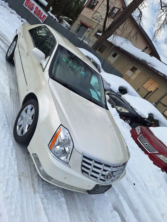2007 Cadillac DTS - Image 2 of 12