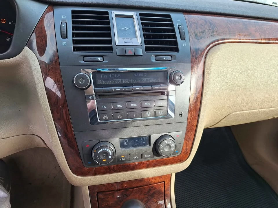 2007 Cadillac DTS - Image 6 of 12
