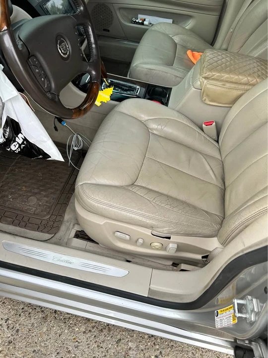 2007 Cadillac DTS - Image 10 of 12
