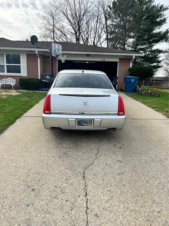 2007 Cadillac DTS - Image 2 of 12