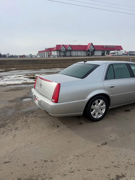 2007 Cadillac DTS - Image 5 of 10
