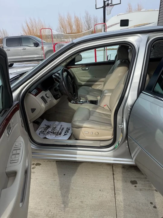 2007 Cadillac DTS - Image 9 of 10
