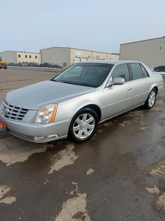 2007 Cadillac DTS - Image 2 of 10