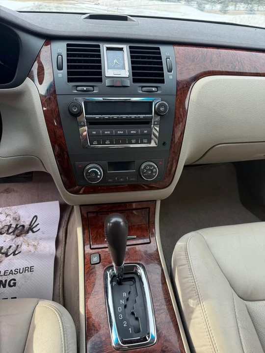 2007 Cadillac DTS - Image 8 of 10