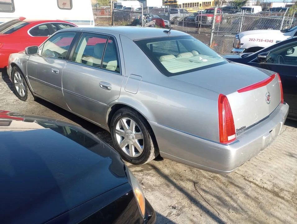 2007 Cadillac DTS - Image 5 of 12