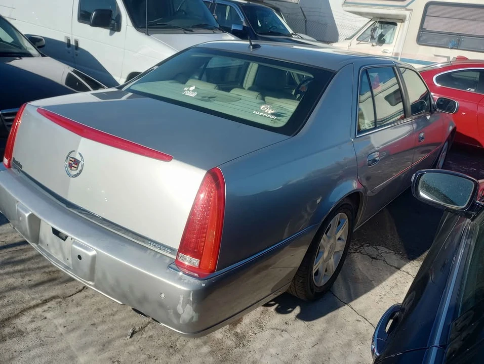 2007 Cadillac DTS - Image 4 of 12