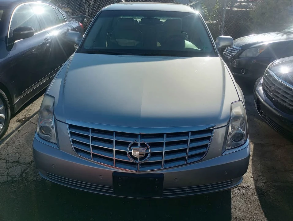 2007 Cadillac DTS - Image 2 of 12