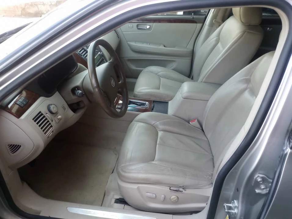 2007 Cadillac DTS - Image 8 of 12