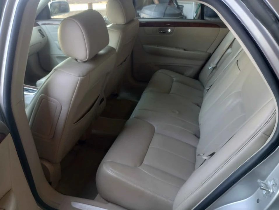 2007 Cadillac DTS - Image 11 of 12
