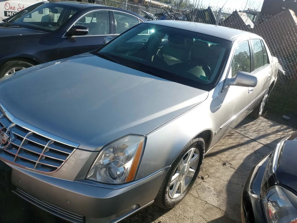 2007 Cadillac DTS - Image 3 of 12