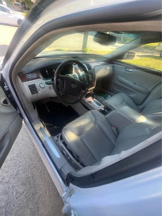 2007 Cadillac DTS - Image 3 of 4