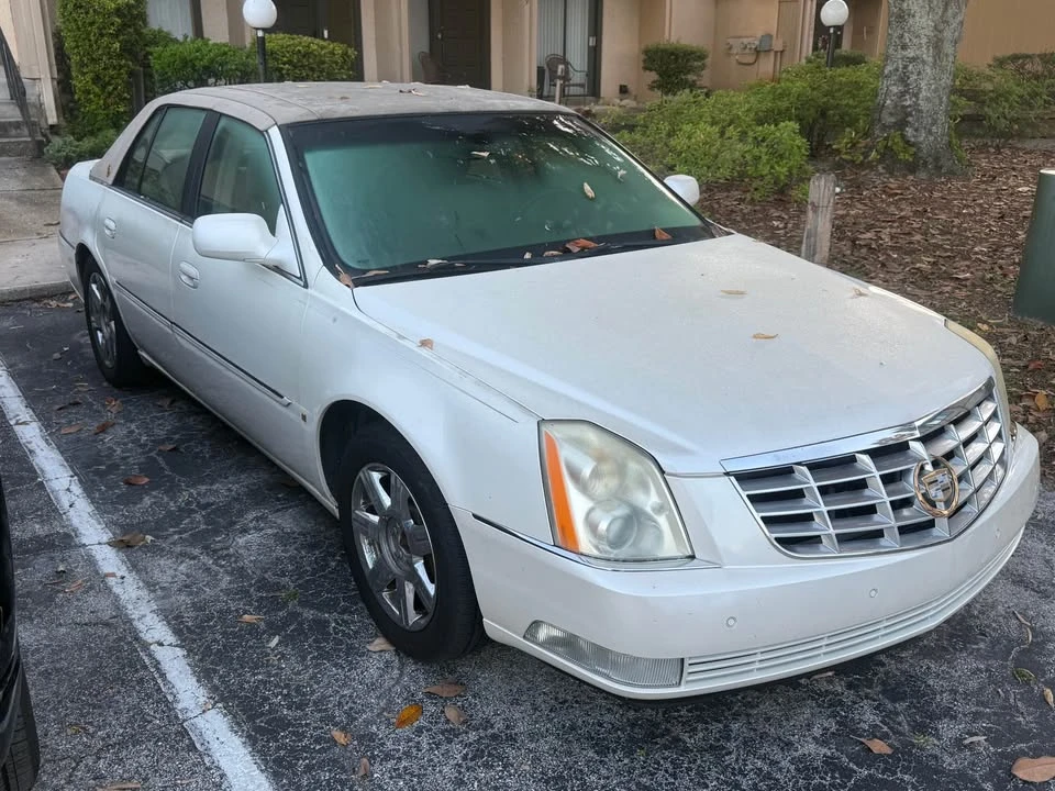 2007 Cadillac DTS - Image 2 of 11