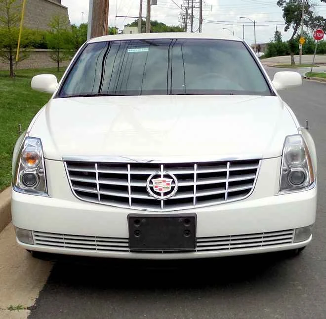 2007 Cadillac DTS - Image 10 of 11