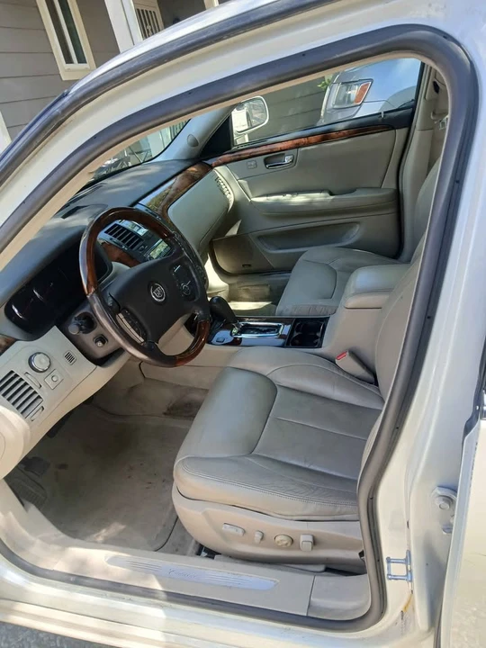 2007 Cadillac DTS - Image 4 of 9