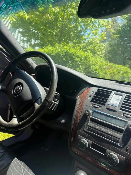 2007 Cadillac DTS - Image 2 of 6