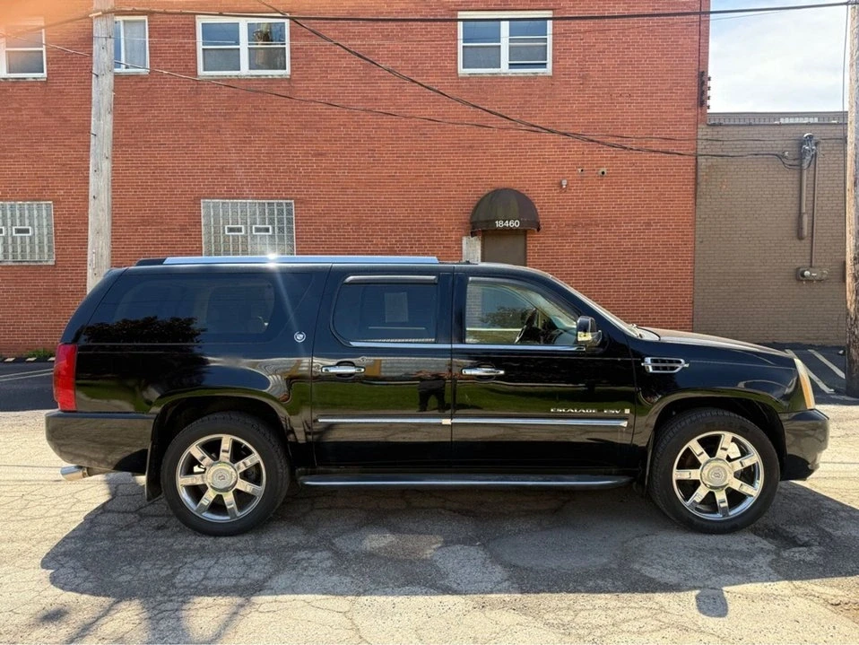2007 Cadillac Escalade & EXT 3rd Gen - Image 2 of 16