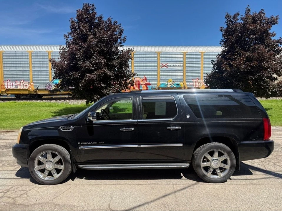 2007 Cadillac Escalade & EXT 3rd Gen - Image 6 of 16