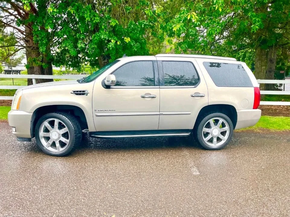 2007 Cadillac Escalade & EXT 3rd Gen - Image 2 of 9