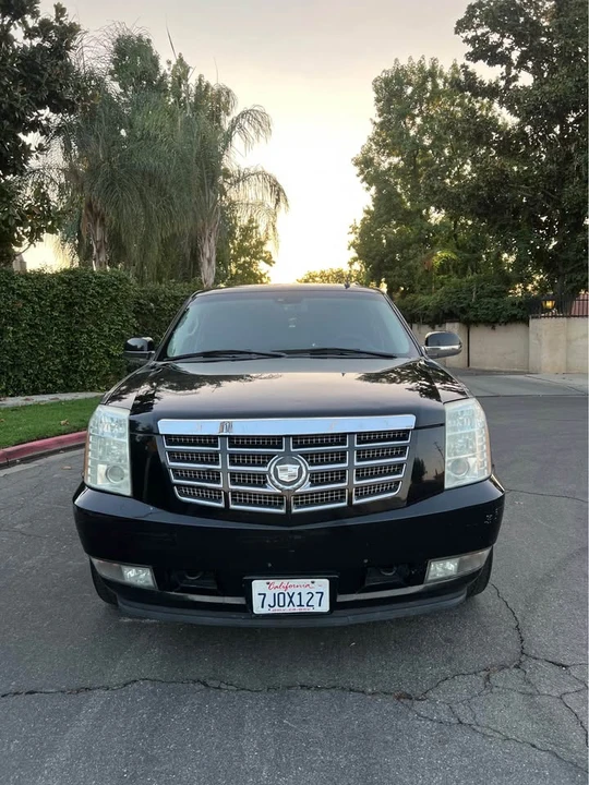 2007 Cadillac Escalade & EXT 3rd Gen - Image 2 of 9