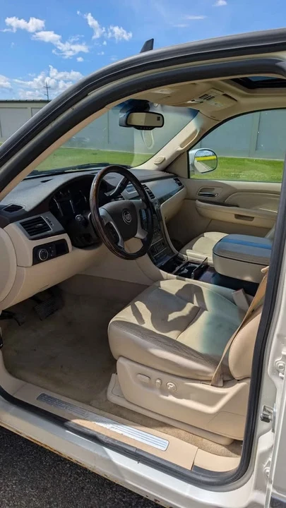2007 Cadillac Escalade & EXT 3rd Gen - Image 10 of 12