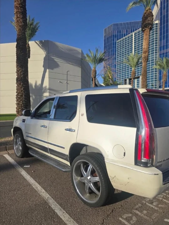 2007 Cadillac Escalade & EXT 3rd Gen - Image 2 of 7