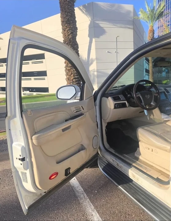 2007 Cadillac Escalade & EXT 3rd Gen - Image 5 of 7