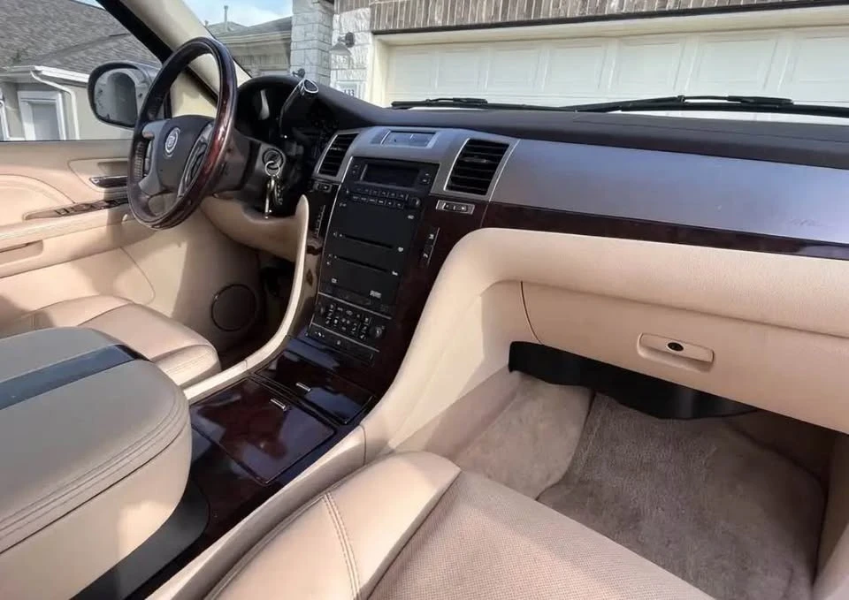 2007 Cadillac Escalade & EXT 3rd Gen - Image 4 of 8