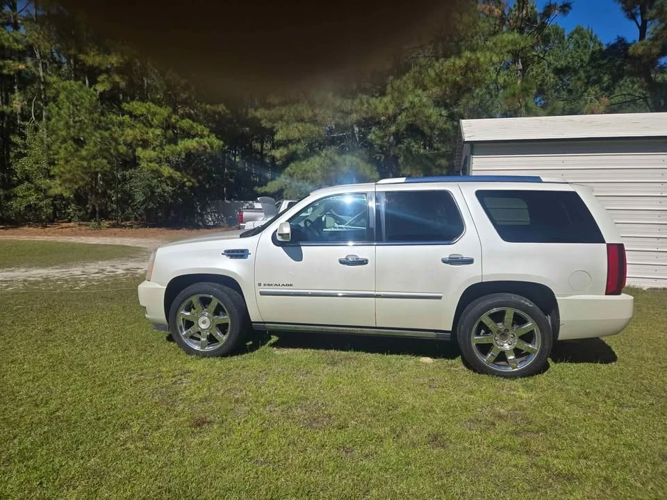 2007 Cadillac Escalade & EXT 3rd Gen - Image 3 of 10