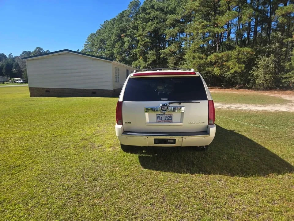 2007 Cadillac Escalade & EXT 3rd Gen - Image 2 of 10