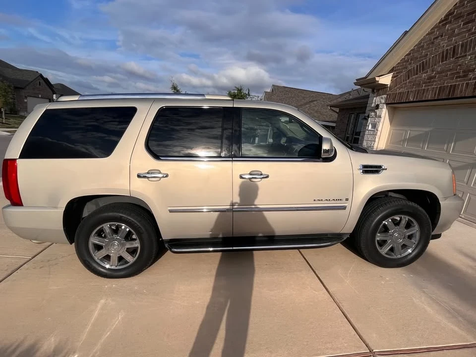 2007 Cadillac Escalade & EXT 3rd Gen - Image 12 of 13
