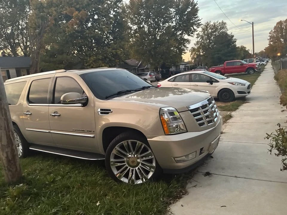 2007 Cadillac Escalade & EXT 3rd Gen - Image 2 of 2