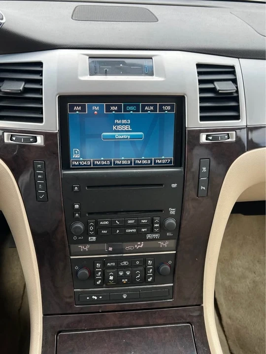 2007 Cadillac Escalade & EXT 3rd Gen - Image 13 of 15