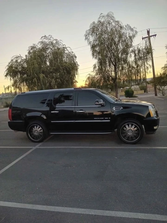 2007 Cadillac Escalade & EXT 3rd Gen - Image 3 of 16