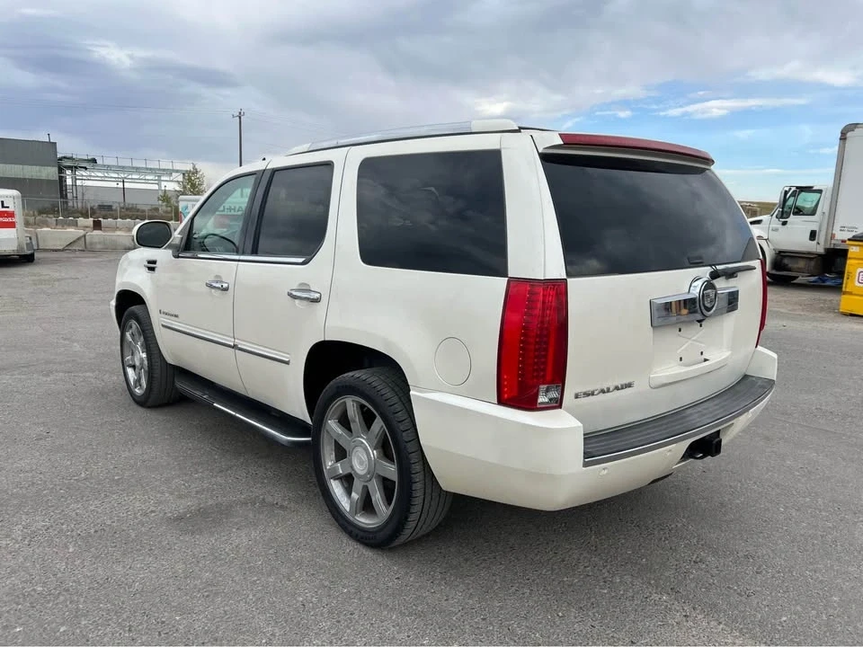 2007 Cadillac Escalade & EXT 3rd Gen - Image 2 of 15