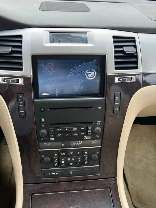 2007 Cadillac Escalade & EXT 3rd Gen - Image 12 of 15