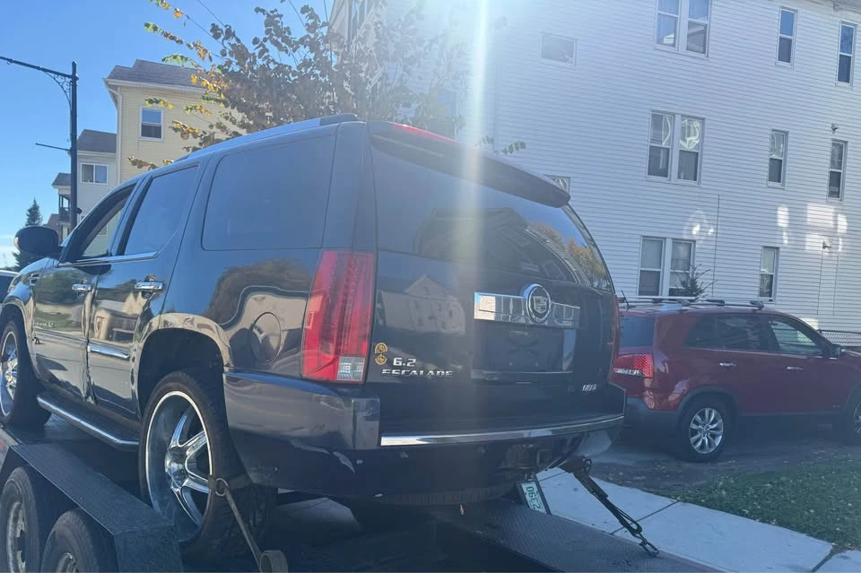 2007 Cadillac Escalade & EXT 3rd Gen - Image 2 of 5