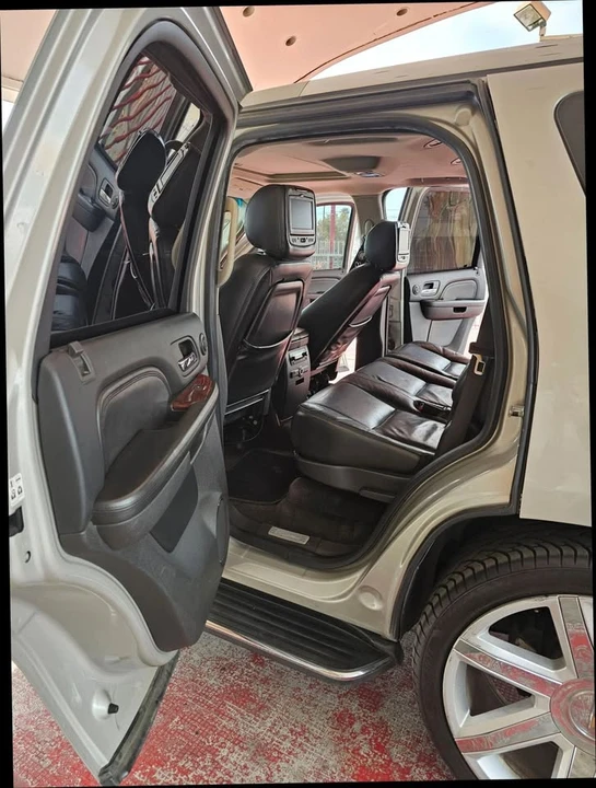 2007 Cadillac Escalade & EXT 3rd Gen - Image 16 of 19