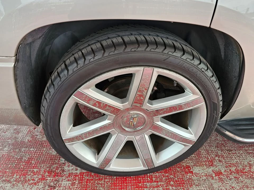 2007 Cadillac Escalade & EXT 3rd Gen - Image 12 of 19