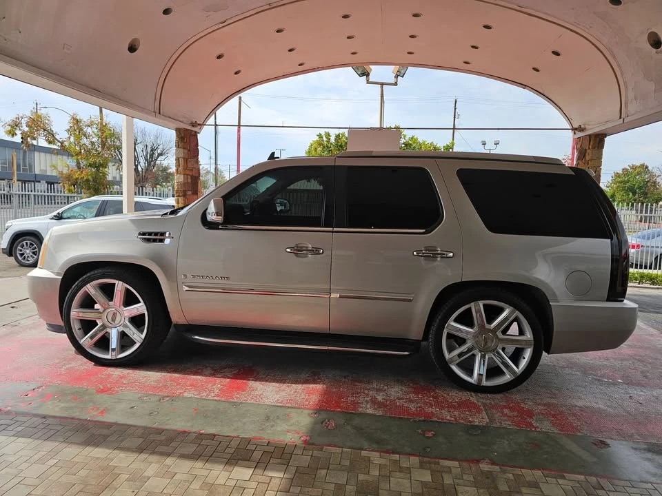 2007 Cadillac Escalade & EXT 3rd Gen - Image 9 of 19