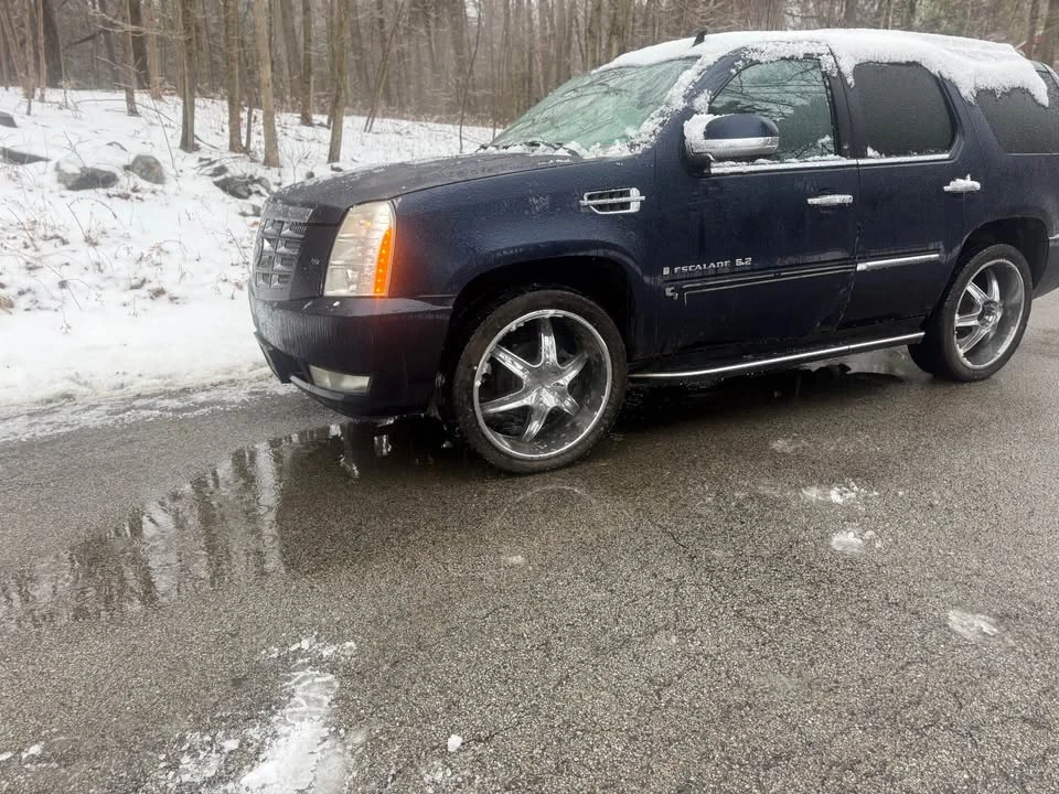 2007 Cadillac Escalade & EXT 3rd Gen - Image 2 of 9