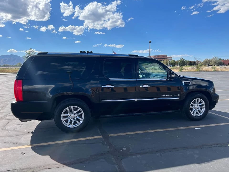 2007 Cadillac Escalade & EXT 3rd Gen - Image 2 of 13