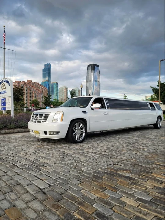 2007 Cadillac Escalade & EXT 3rd Gen - Image 2 of 6