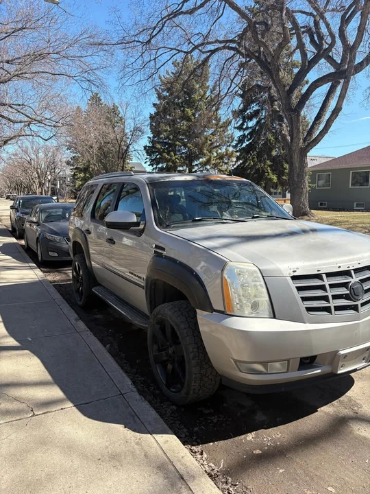 2007 Cadillac Escalade & EXT 3rd Gen - Image 2 of 7