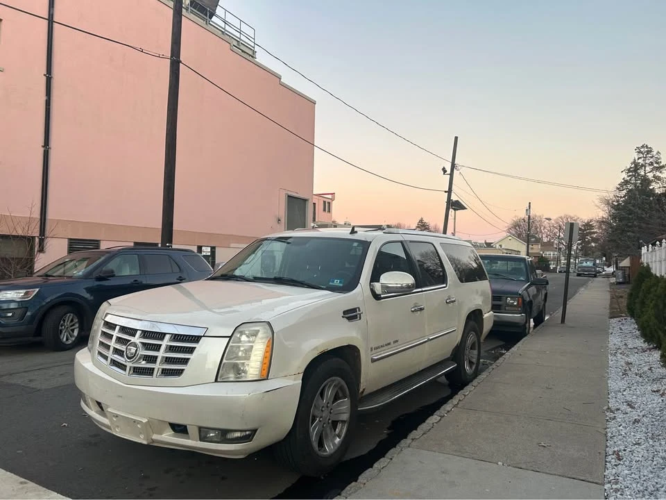 2007 Cadillac Escalade & EXT 3rd Gen - Image 3 of 4