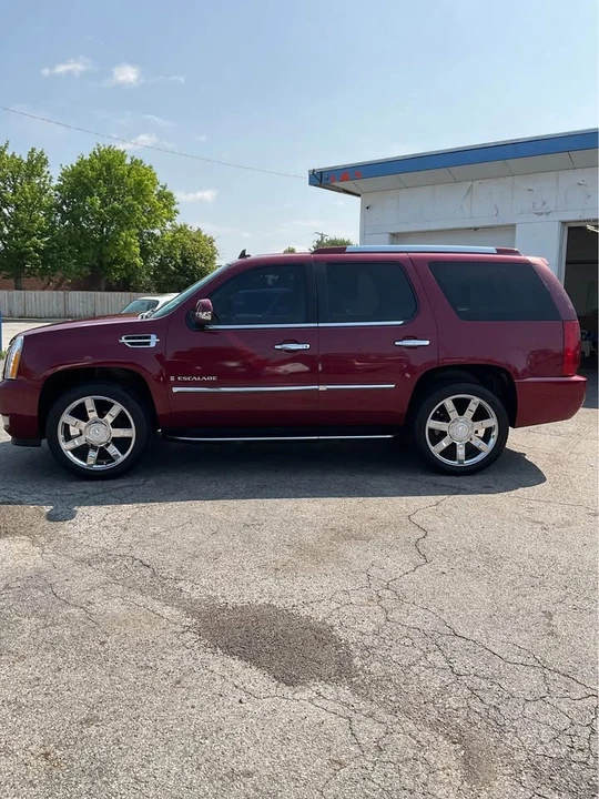 2007 Cadillac Escalade & EXT 3rd Gen - Image 2 of 19