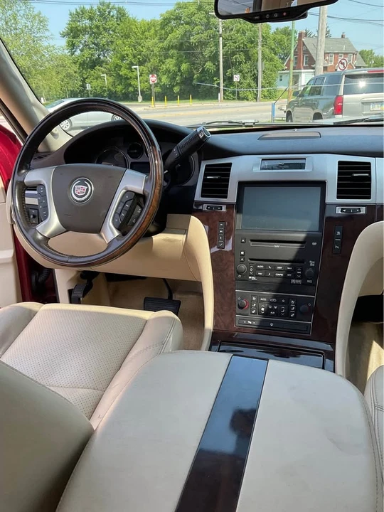2007 Cadillac Escalade & EXT 3rd Gen - Image 10 of 19